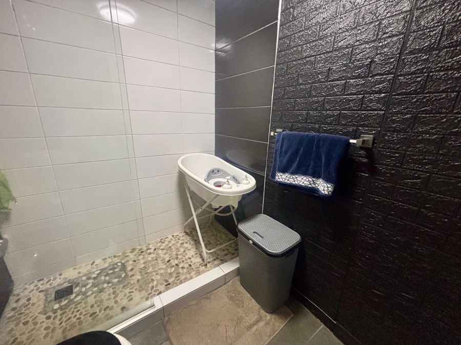 2 Bedroom Property for Sale in Goodwood Park Western Cape